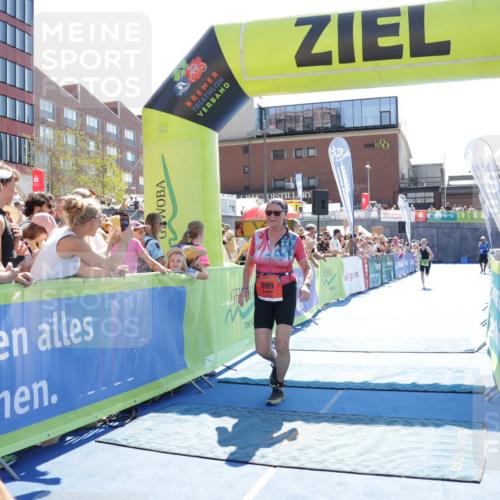 09.08.2026 - GEWOBA Citytriathlon Bremen Yannick Fuchs http://msf.ph/oto/9936117 09.08.2026 15:02:10 Ziel 200, 999 meine-sportfotos.de