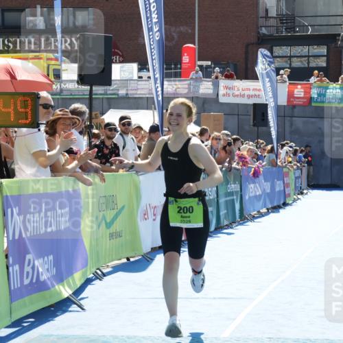 09.08.2026 - GEWOBA Citytriathlon Bremen Yannick Fuchs http://msf.ph/oto/9936122 09.08.2026 15:02:12 Ziel 200, 999 meine-sportfotos.de