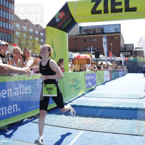 09.08.2026 - GEWOBA Citytriathlon Bremen Yannick Fuchs http://msf.ph/oto/9936129 09.08.2026 15:02:14 Ziel 200 meine-sportfotos.de