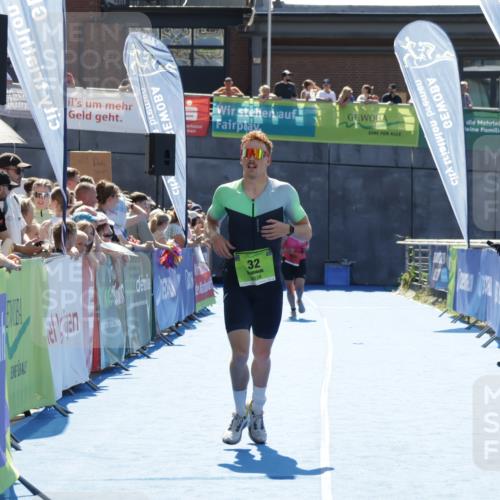 09.08.2026 - GEWOBA Citytriathlon Bremen Yannick Fuchs http://msf.ph/oto/9936165 09.08.2026 15:02:41 Ziel 32 meine-sportfotos.de
