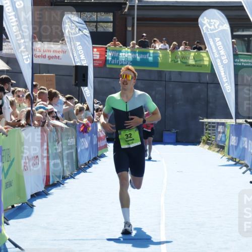 09.08.2026 - GEWOBA Citytriathlon Bremen Yannick Fuchs http://msf.ph/oto/9936166 09.08.2026 15:02:41 Ziel 32 meine-sportfotos.de
