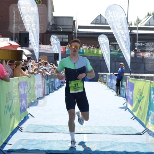 09.08.2026 - GEWOBA Citytriathlon Bremen Yannick Fuchs http://msf.ph/oto/9936169 09.08.2026 15:02:43 Ziel 32 meine-sportfotos.de