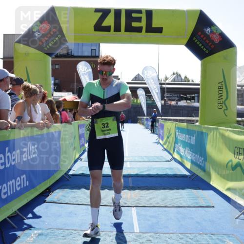 09.08.2026 - GEWOBA Citytriathlon Bremen Yannick Fuchs http://msf.ph/oto/9936174 09.08.2026 15:02:44 Ziel 32 meine-sportfotos.de