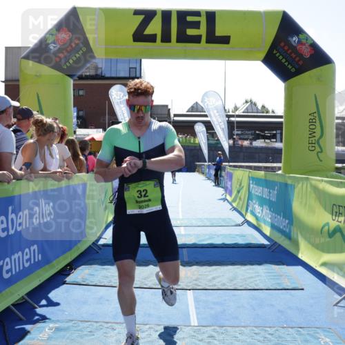 09.08.2026 - GEWOBA Citytriathlon Bremen Yannick Fuchs http://msf.ph/oto/9936175 09.08.2026 15:02:44 Ziel 32 meine-sportfotos.de