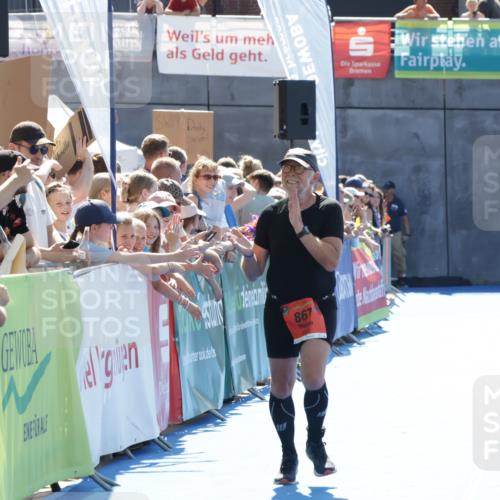 09.08.2026 - GEWOBA Citytriathlon Bremen Yannick Fuchs http://msf.ph/oto/9936214 09.08.2026 15:03:11 Ziel 867 meine-sportfotos.de