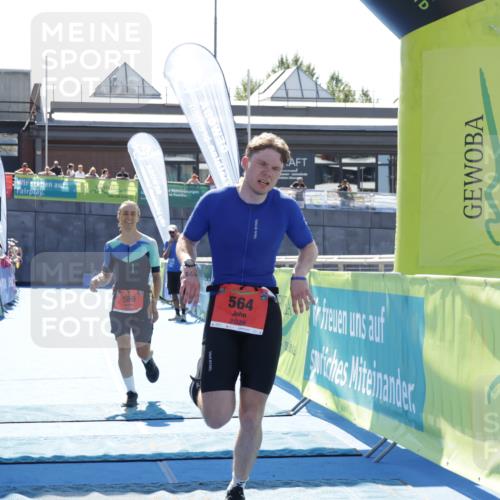 09.08.2026 - GEWOBA Citytriathlon Bremen Yannick Fuchs http://msf.ph/oto/9936283 09.08.2026 15:04:08 Ziel 564 meine-sportfotos.de