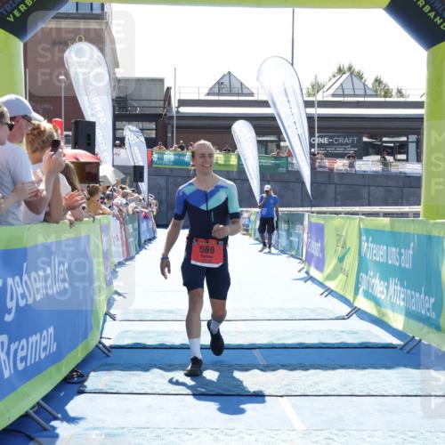 09.08.2026 - GEWOBA Citytriathlon Bremen Yannick Fuchs http://msf.ph/oto/9936286 09.08.2026 15:04:09 Ziel 564 meine-sportfotos.de