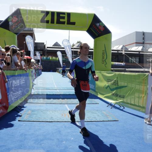 09.08.2026 - GEWOBA Citytriathlon Bremen Yannick Fuchs http://msf.ph/oto/9936287 09.08.2026 15:04:11 Ziel 564 meine-sportfotos.de