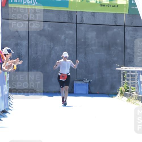 09.08.2026 - GEWOBA Citytriathlon Bremen Yannick Fuchs http://msf.ph/oto/9936288 09.08.2026 15:04:20 Ziel  meine-sportfotos.de