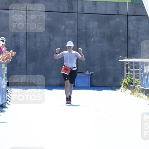 09.08.2026 - GEWOBA Citytriathlon Bremen Yannick Fuchs http://msf.ph/oto/9936291 09.08.2026 15:04:21 Ziel  meine-sportfotos.de