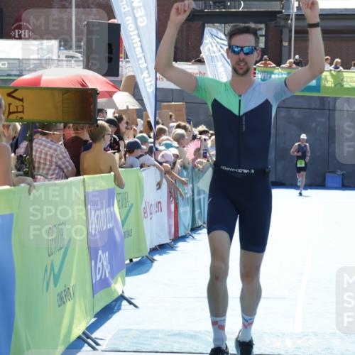 09.08.2026 - GEWOBA Citytriathlon Bremen Yannick Fuchs http://msf.ph/oto/9936313 09.08.2026 15:04:36 Ziel 150 meine-sportfotos.de