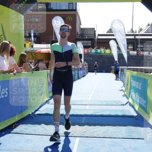 09.08.2026 - GEWOBA Citytriathlon Bremen Yannick Fuchs http://msf.ph/oto/9936316 09.08.2026 15:04:36 Ziel 150 meine-sportfotos.de
