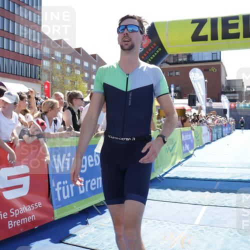 09.08.2026 - GEWOBA Citytriathlon Bremen Yannick Fuchs http://msf.ph/oto/9936322 09.08.2026 15:04:38 Ziel 150 meine-sportfotos.de