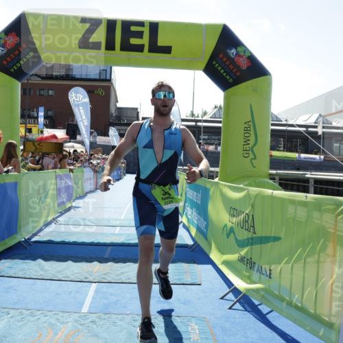 09.08.2026 - GEWOBA Citytriathlon Bremen Yannick Fuchs http://msf.ph/oto/9936363 09.08.2026 15:05:02 Ziel 35, 279 meine-sportfotos.de