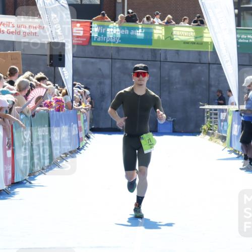 09.08.2026 - GEWOBA Citytriathlon Bremen Yannick Fuchs http://msf.ph/oto/9936369 09.08.2026 15:05:10 Ziel 11 meine-sportfotos.de