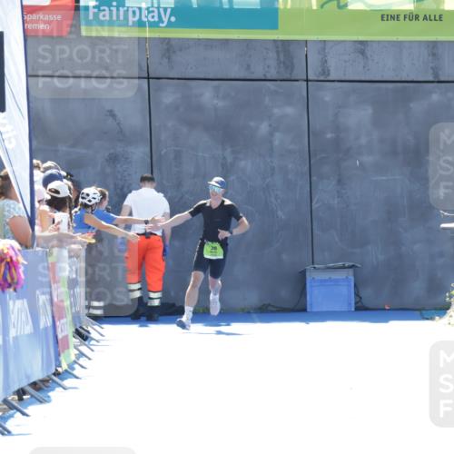 09.08.2026 - GEWOBA Citytriathlon Bremen Yannick Fuchs http://msf.ph/oto/9936378 09.08.2026 15:05:22 Ziel  meine-sportfotos.de