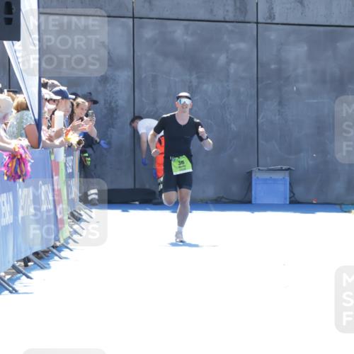 09.08.2026 - GEWOBA Citytriathlon Bremen Yannick Fuchs http://msf.ph/oto/9936382 09.08.2026 15:05:25 Ziel  meine-sportfotos.de
