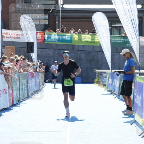 09.08.2026 - GEWOBA Citytriathlon Bremen Yannick Fuchs http://msf.ph/oto/9936384 09.08.2026 15:05:30 Ziel 36 meine-sportfotos.de