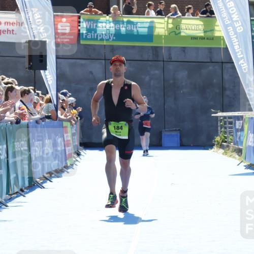 09.08.2026 - GEWOBA Citytriathlon Bremen Yannick Fuchs http://msf.ph/oto/9936406 09.08.2026 15:05:51 Ziel 184 meine-sportfotos.de