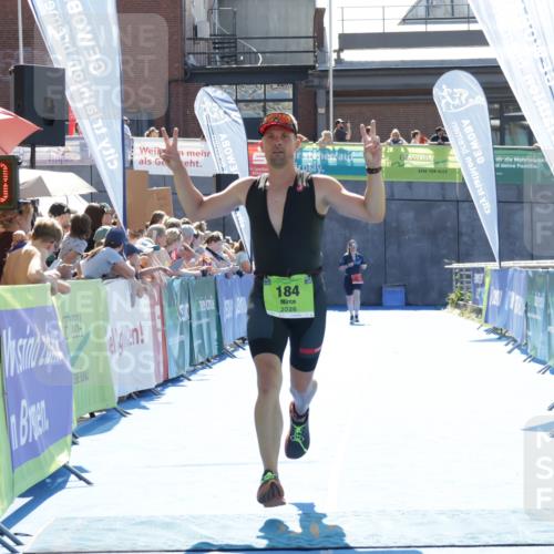 09.08.2026 - GEWOBA Citytriathlon Bremen Yannick Fuchs http://msf.ph/oto/9936409 09.08.2026 15:05:53 Ziel 184 meine-sportfotos.de