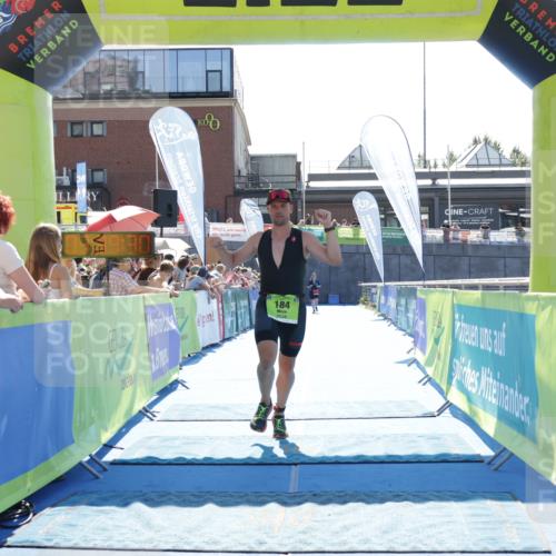 09.08.2026 - GEWOBA Citytriathlon Bremen Yannick Fuchs http://msf.ph/oto/9936411 09.08.2026 15:05:53 Ziel 184 meine-sportfotos.de