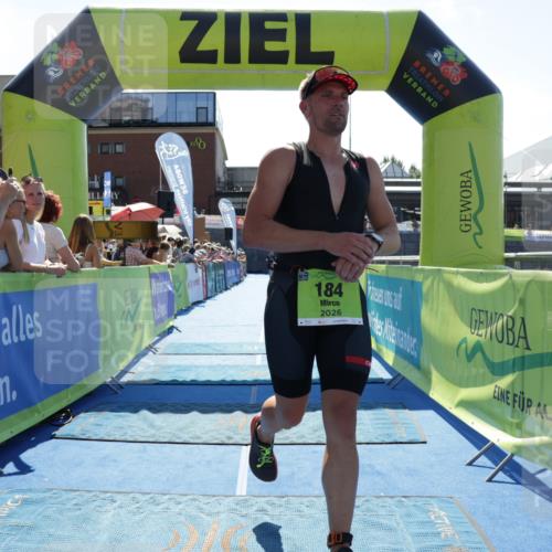 09.08.2026 - GEWOBA Citytriathlon Bremen Yannick Fuchs http://msf.ph/oto/9936418 09.08.2026 15:05:55 Ziel 184 meine-sportfotos.de