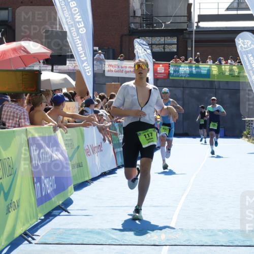 09.08.2026 - GEWOBA Citytriathlon Bremen Yannick Fuchs http://msf.ph/oto/9936563 09.08.2026 15:07:08 Ziel 71, 117, 155, 420 meine-sportfotos.de