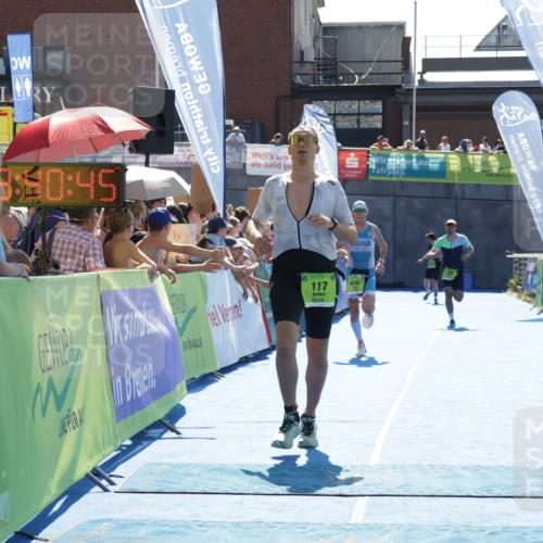 09.08.2026 - GEWOBA Citytriathlon Bremen Yannick Fuchs http://msf.ph/oto/9936564 09.08.2026 15:07:08 Ziel 71, 117, 155, 420 meine-sportfotos.de