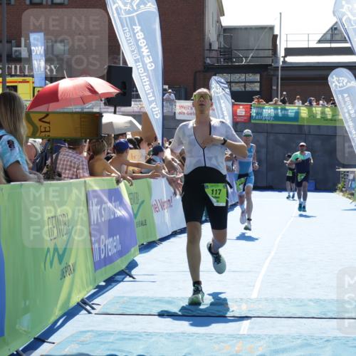 09.08.2026 - GEWOBA Citytriathlon Bremen Yannick Fuchs http://msf.ph/oto/9936565 09.08.2026 15:07:09 Ziel 71, 117, 155, 420 meine-sportfotos.de