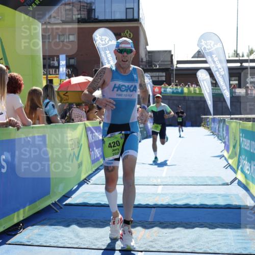 09.08.2026 - GEWOBA Citytriathlon Bremen Yannick Fuchs http://msf.ph/oto/9936569 09.08.2026 15:07:12 Ziel 117, 155, 420 meine-sportfotos.de