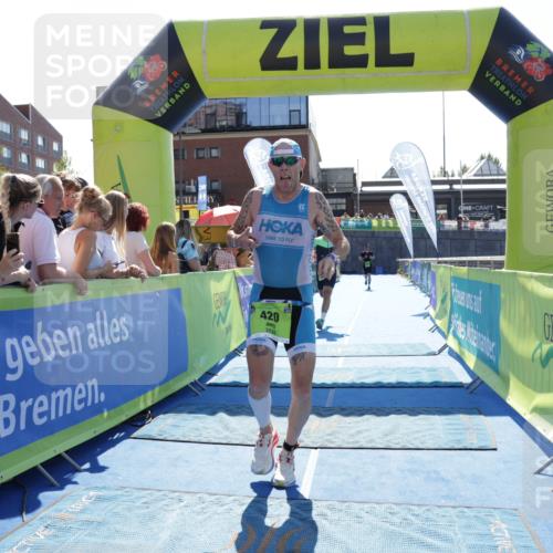 09.08.2026 - GEWOBA Citytriathlon Bremen Yannick Fuchs http://msf.ph/oto/9936571 09.08.2026 15:07:12 Ziel 117, 155, 420 meine-sportfotos.de