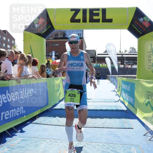 09.08.2026 - GEWOBA Citytriathlon Bremen Yannick Fuchs http://msf.ph/oto/9936573 09.08.2026 15:07:13 Ziel 114, 117, 155, 420 meine-sportfotos.de