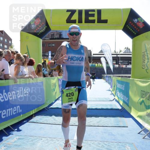 09.08.2026 - GEWOBA Citytriathlon Bremen Yannick Fuchs http://msf.ph/oto/9936574 09.08.2026 15:07:13 Ziel 114, 117, 155, 420 meine-sportfotos.de