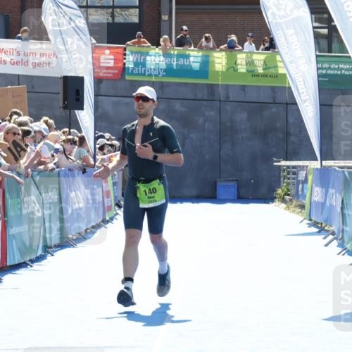 09.08.2026 - GEWOBA Citytriathlon Bremen Yannick Fuchs http://msf.ph/oto/9936627 09.08.2026 15:07:44 Ziel 140 meine-sportfotos.de