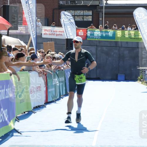 09.08.2026 - GEWOBA Citytriathlon Bremen Yannick Fuchs http://msf.ph/oto/9936628 09.08.2026 15:07:45 Ziel 140 meine-sportfotos.de