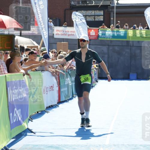 09.08.2026 - GEWOBA Citytriathlon Bremen Yannick Fuchs http://msf.ph/oto/9936630 09.08.2026 15:07:45 Ziel 140 meine-sportfotos.de