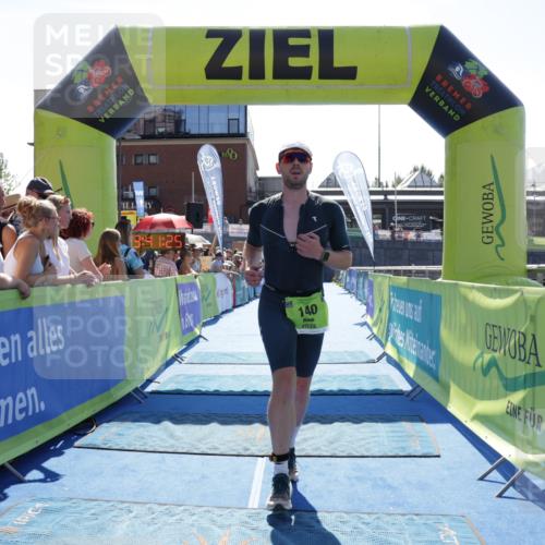 09.08.2026 - GEWOBA Citytriathlon Bremen Yannick Fuchs http://msf.ph/oto/9936634 09.08.2026 15:07:48 Ziel 140 meine-sportfotos.de