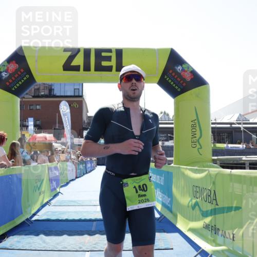 09.08.2026 - GEWOBA Citytriathlon Bremen Yannick Fuchs http://msf.ph/oto/9936637 09.08.2026 15:07:48 Ziel 140 meine-sportfotos.de