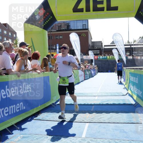 09.08.2026 - GEWOBA Citytriathlon Bremen Yannick Fuchs http://msf.ph/oto/9936648 09.08.2026 15:08:02 Ziel 51 meine-sportfotos.de
