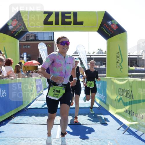 09.08.2026 - GEWOBA Citytriathlon Bremen Yannick Fuchs http://msf.ph/oto/9936671 09.08.2026 15:08:14 Ziel 128, 295, 304, 354 meine-sportfotos.de