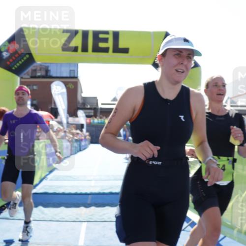 09.08.2026 - GEWOBA Citytriathlon Bremen Yannick Fuchs http://msf.ph/oto/9936676 09.08.2026 15:08:15 Ziel 128, 295, 304, 354 meine-sportfotos.de