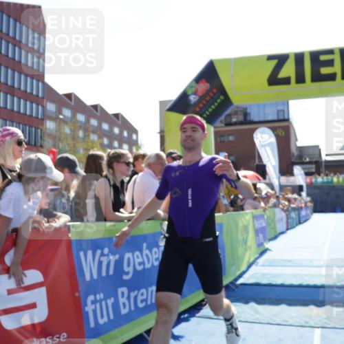 09.08.2026 - GEWOBA Citytriathlon Bremen Yannick Fuchs http://msf.ph/oto/9936677 09.08.2026 15:08:15 Ziel 128, 295, 304, 354 meine-sportfotos.de