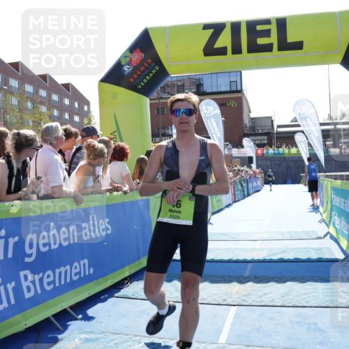 09.08.2026 - GEWOBA Citytriathlon Bremen Yannick Fuchs http://msf.ph/oto/9936692 09.08.2026 15:08:28 Ziel 46 meine-sportfotos.de