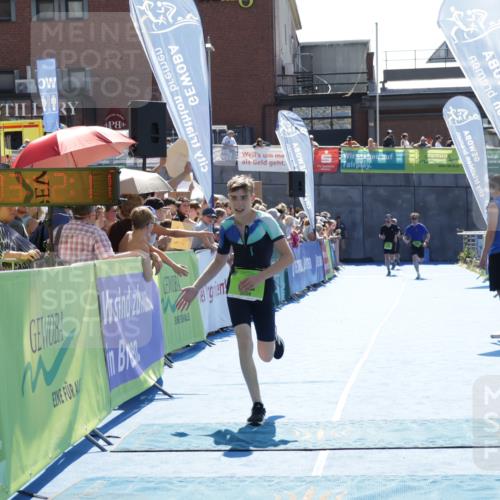 09.08.2026 - GEWOBA Citytriathlon Bremen Yannick Fuchs http://msf.ph/oto/9936699 09.08.2026 15:08:34 Ziel 1, 113 meine-sportfotos.de
