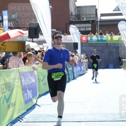 09.08.2026 - GEWOBA Citytriathlon Bremen Yannick Fuchs http://msf.ph/oto/9936706 09.08.2026 15:08:39 Ziel 1, 113, 170 meine-sportfotos.de