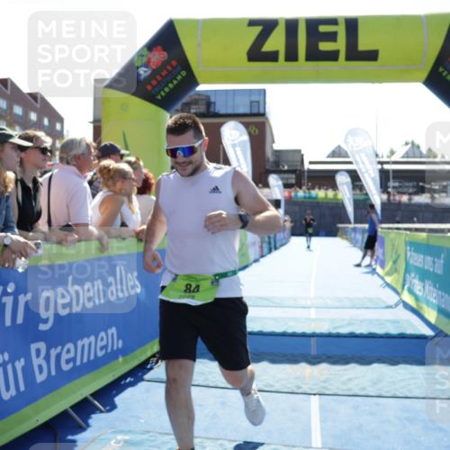 09.08.2026 - GEWOBA Citytriathlon Bremen Yannick Fuchs http://msf.ph/oto/9936729 09.08.2026 15:09:00 Ziel 84, 85 meine-sportfotos.de