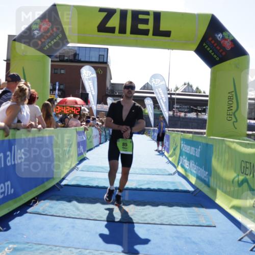 09.08.2026 - GEWOBA Citytriathlon Bremen Yannick Fuchs http://msf.ph/oto/9936737 09.08.2026 15:09:05 Ziel 85 meine-sportfotos.de
