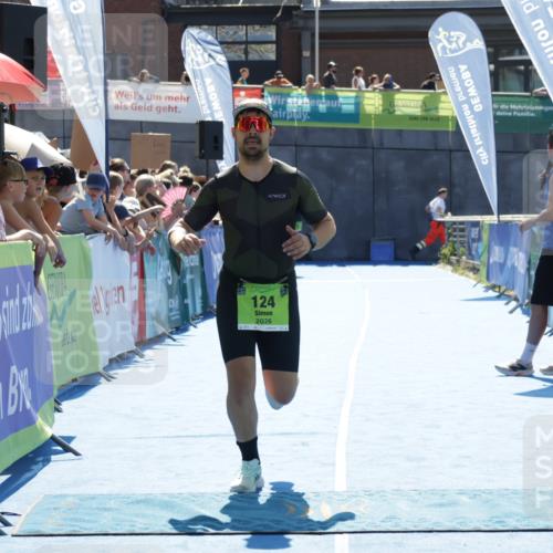 09.08.2026 - GEWOBA Citytriathlon Bremen Yannick Fuchs http://msf.ph/oto/9936760 09.08.2026 15:09:15 Ziel 119, 124, 143 meine-sportfotos.de