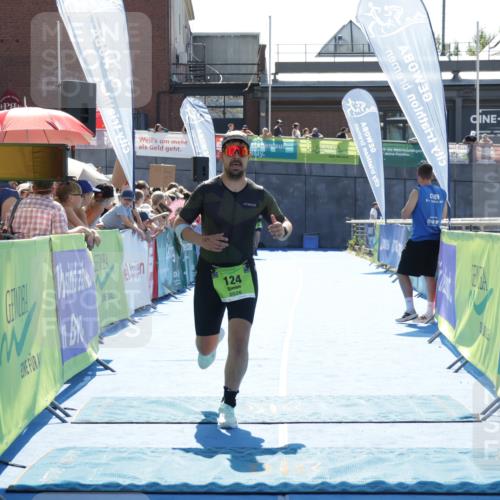 09.08.2026 - GEWOBA Citytriathlon Bremen Yannick Fuchs http://msf.ph/oto/9936762 09.08.2026 15:09:16 Ziel 119, 124, 143 meine-sportfotos.de