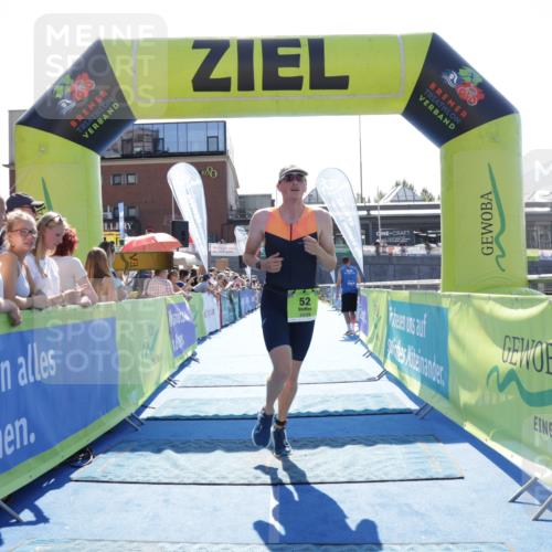 09.08.2026 - GEWOBA Citytriathlon Bremen Yannick Fuchs http://msf.ph/oto/9936772 09.08.2026 15:09:25 Ziel 52 meine-sportfotos.de